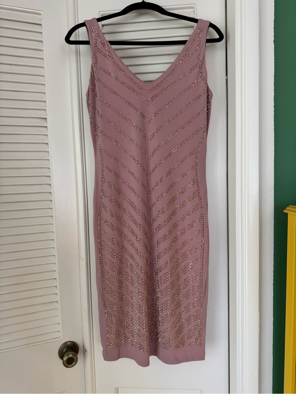 Carmen Marc Valvo Rose Pink Beaded V-Neck Sheath Dress - Size Medium